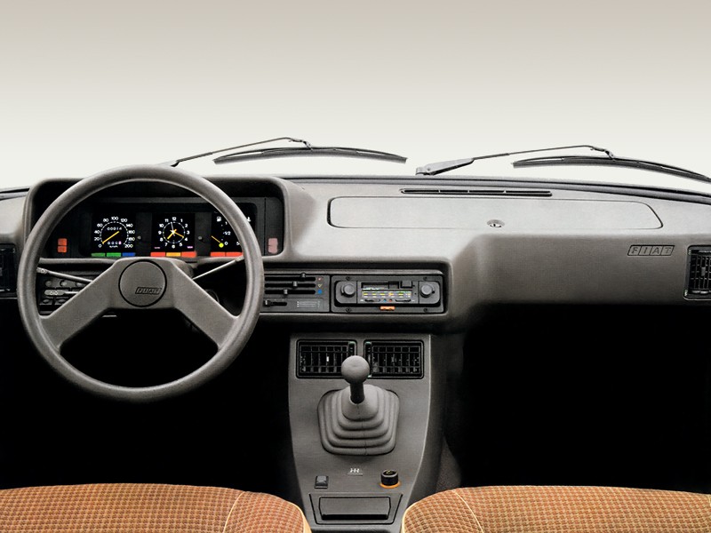 Fiat 131 4 Doors photo 23