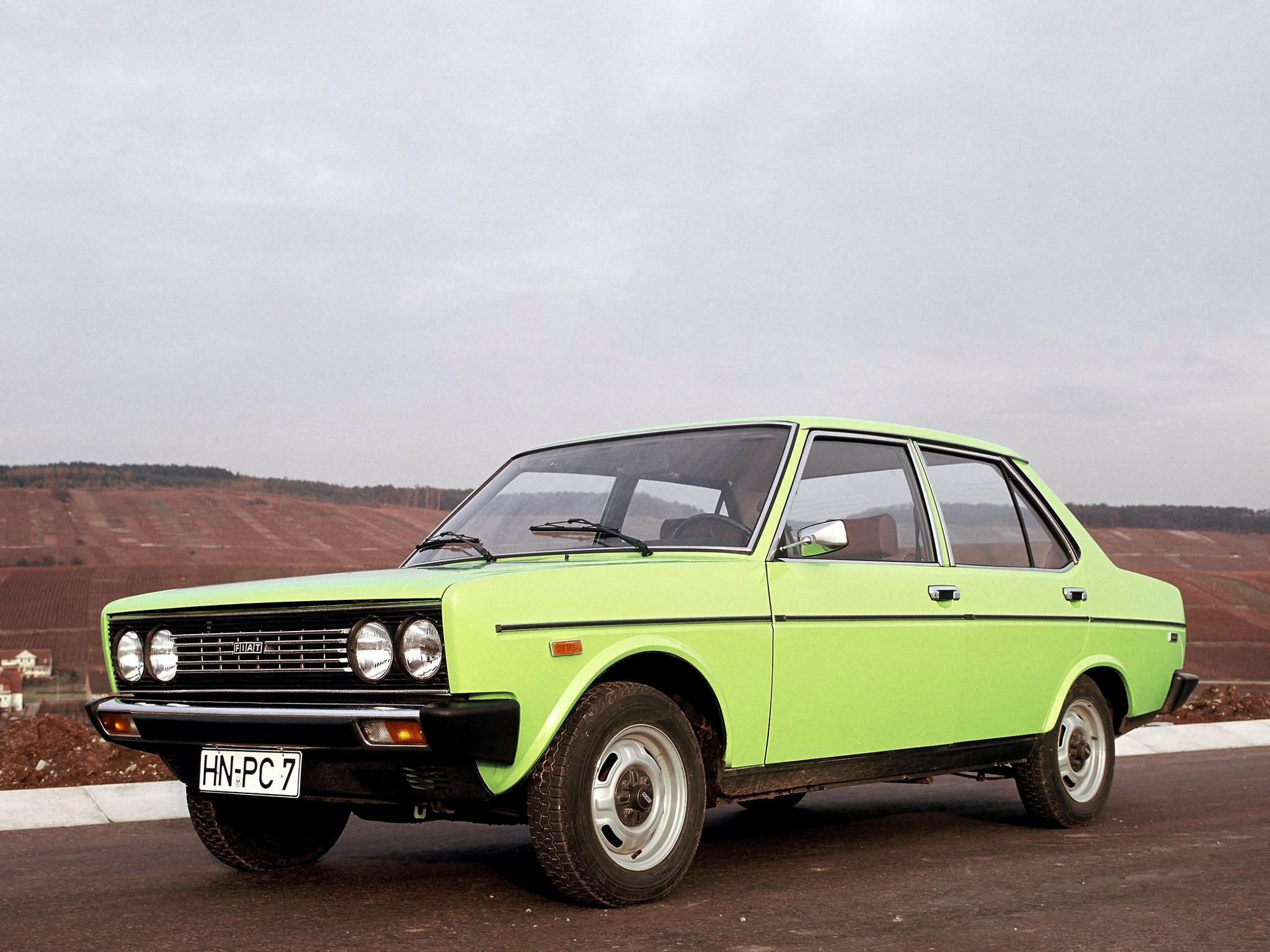 Fiat 131 4 Doors photo 19