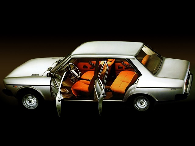 Fiat 131 4 Doors photo 27