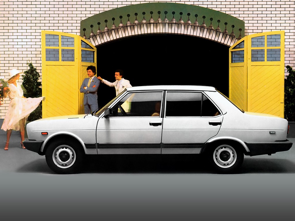 Fiat 131 4 Doors photo 2