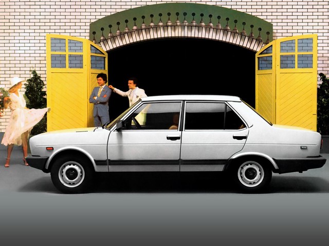 Fiat 131 4 Doors photo 2