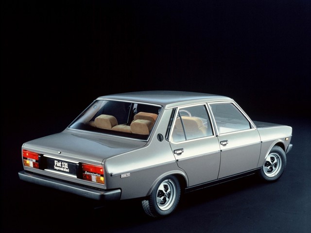Fiat 131 4 Doors foto 14