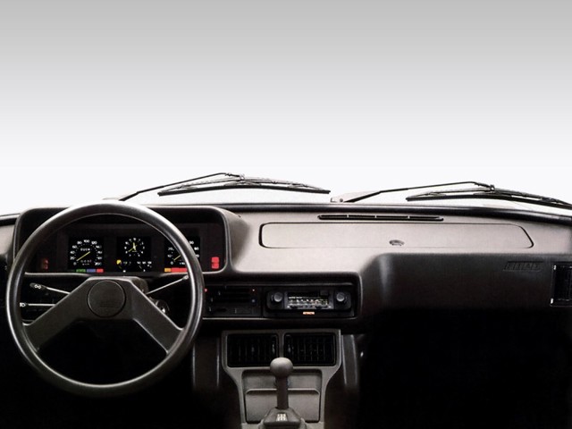 Fiat 131 4 Doors foto 15