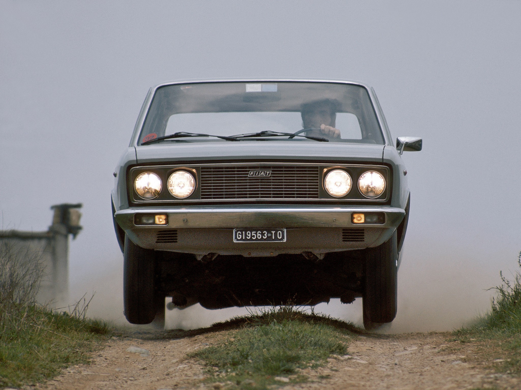 Fiat 132 photo 23