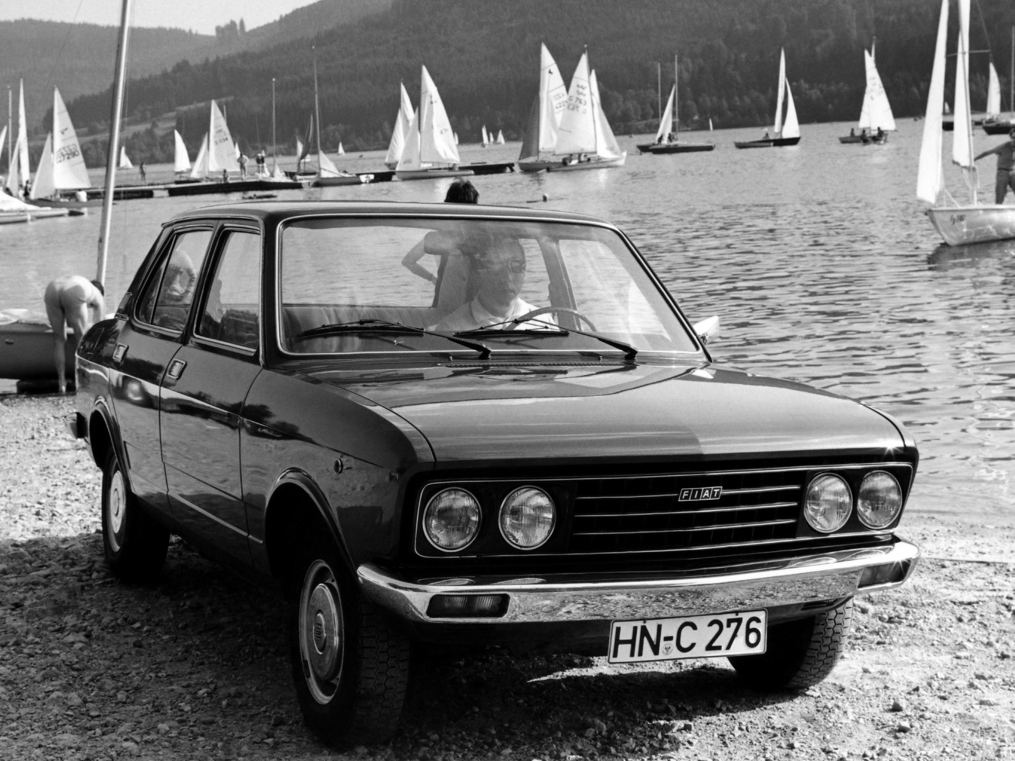 Fiat 132 photo 24