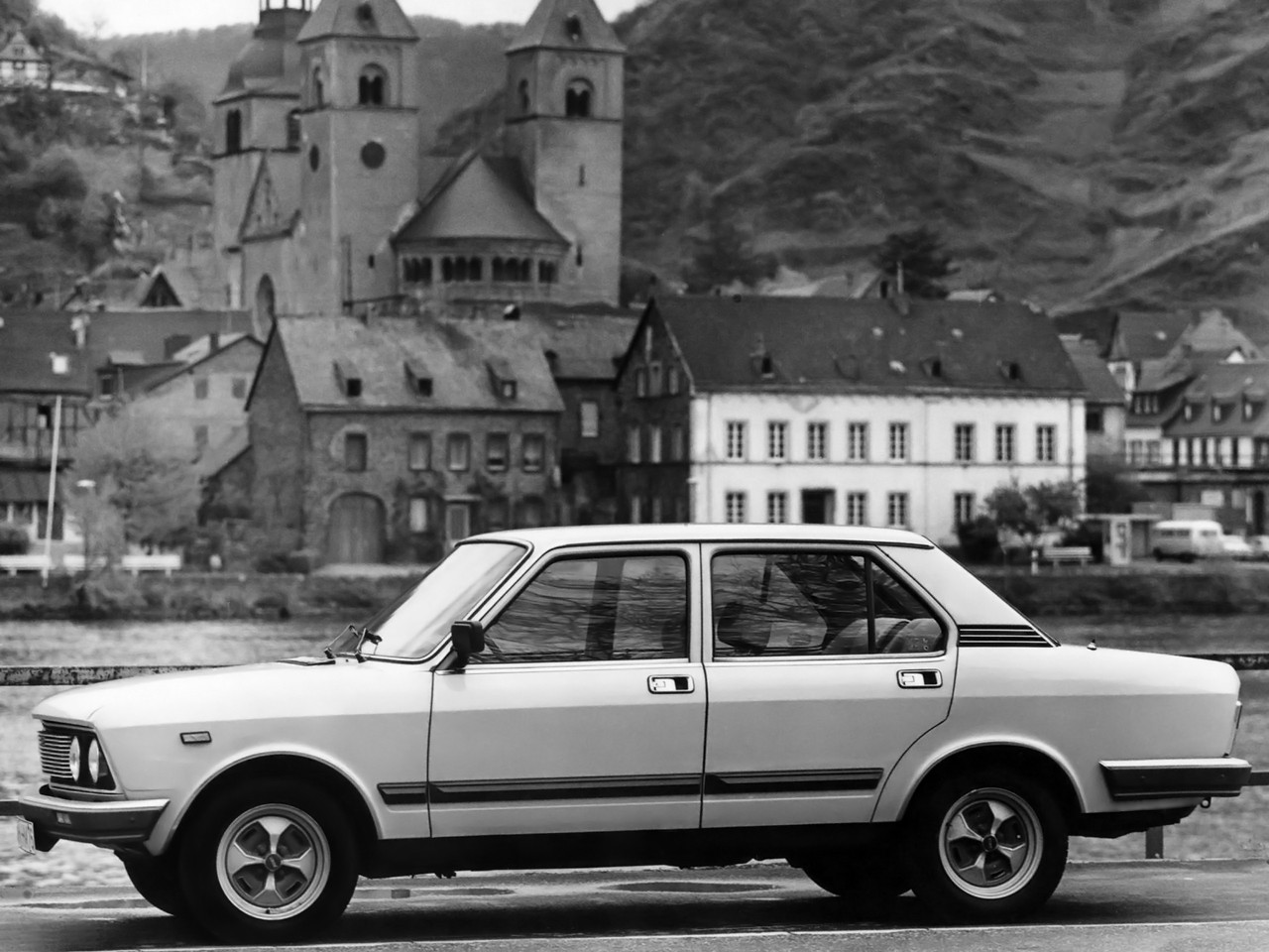 Fiat 132 photo 9