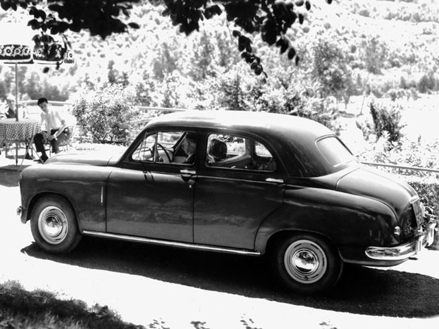 Fiat 1400 Foto 7