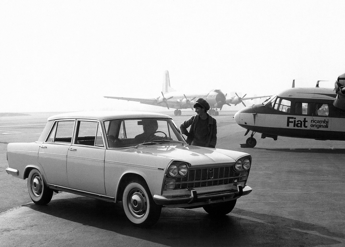 Fiat 2300 Saloon photo 2
