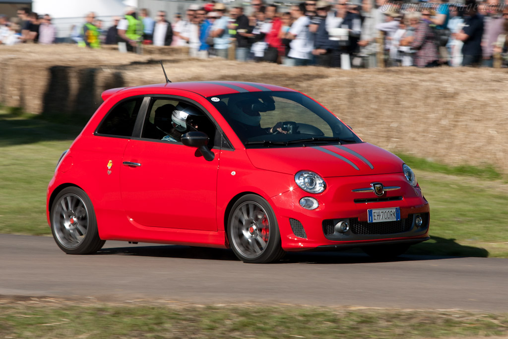 Fiat 500 Abarth photo 2