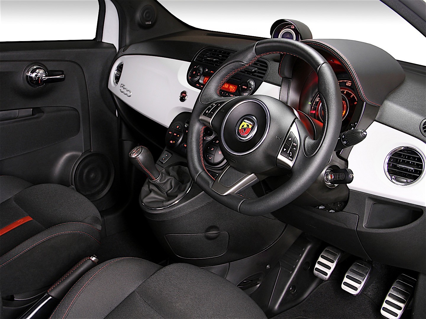 Fiat 500 Abarth photo 38