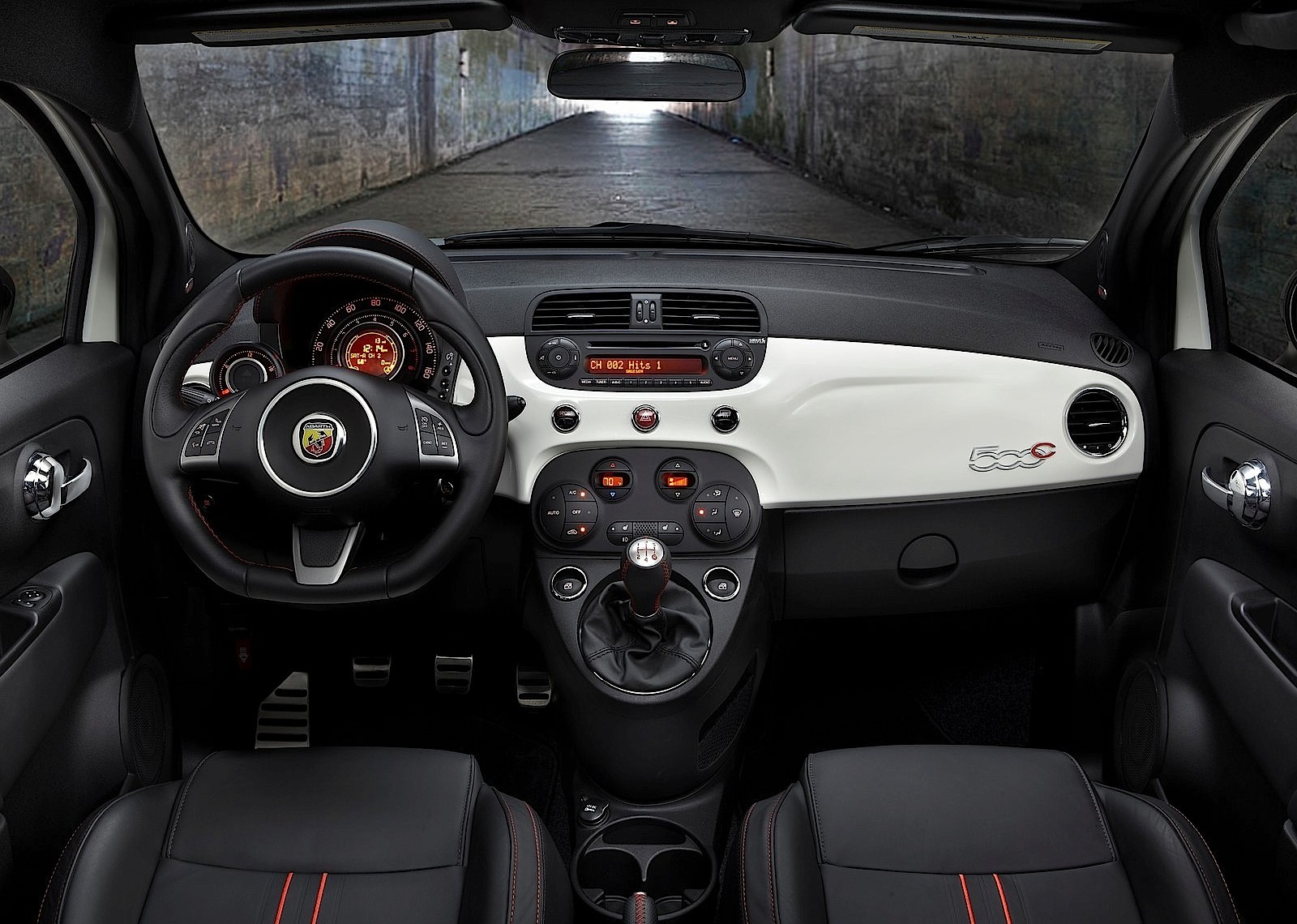 Fiat 500 Abarth photo 38