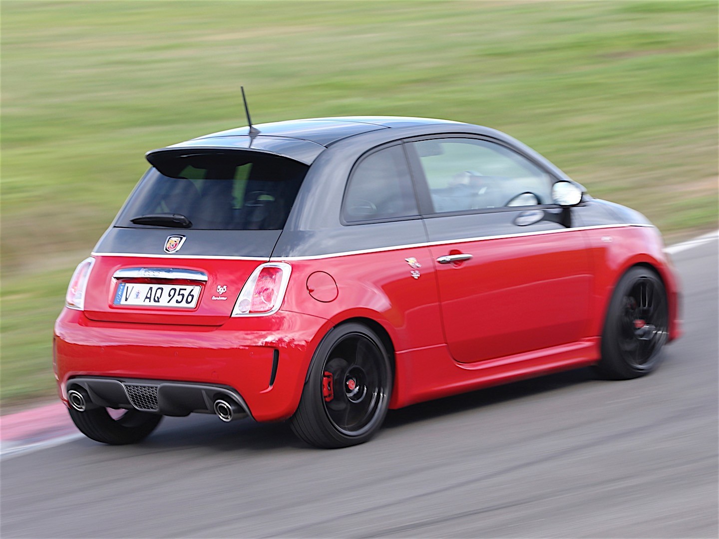Fiat 500 Abarth photo 3