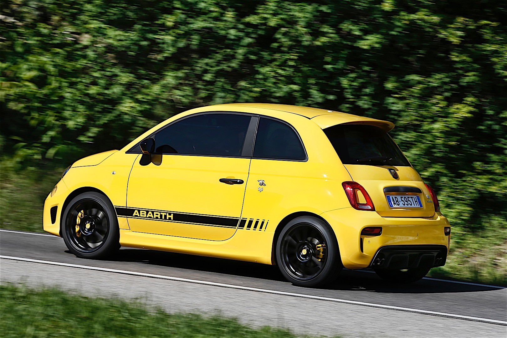 Fiat 500 Abarth photo 4