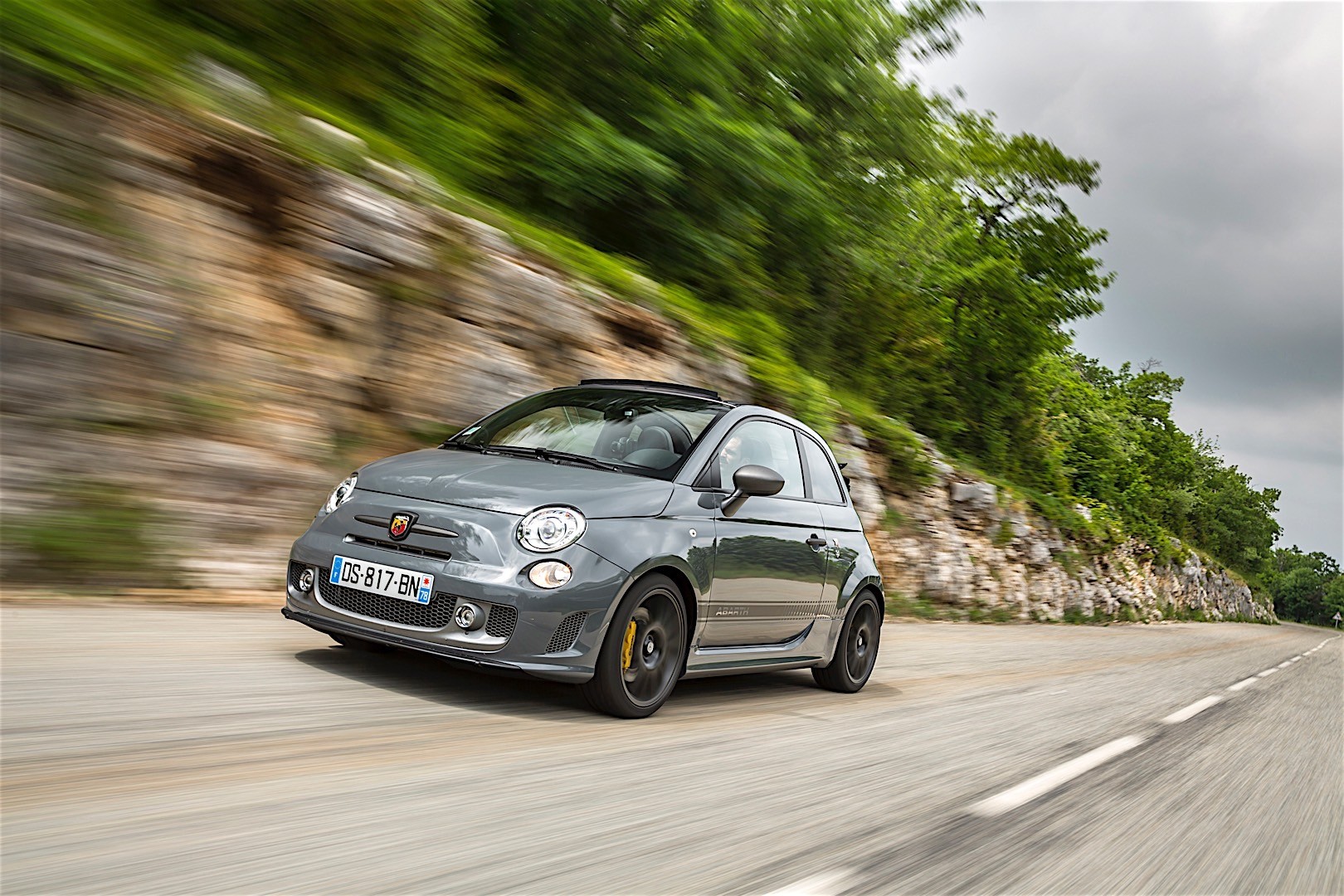 Fiat 500 Abarth photo 2