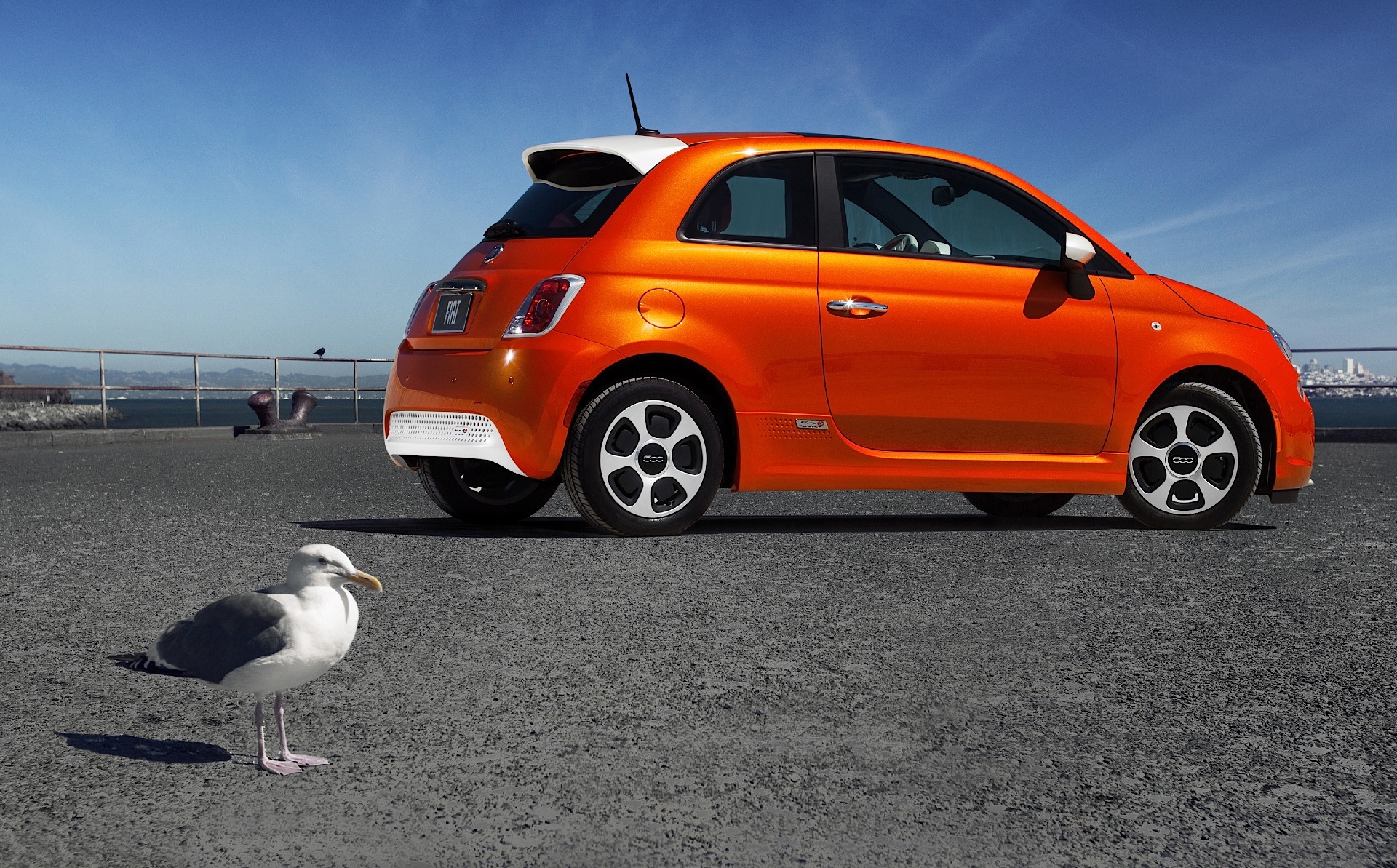 Fiat 500E photo 3