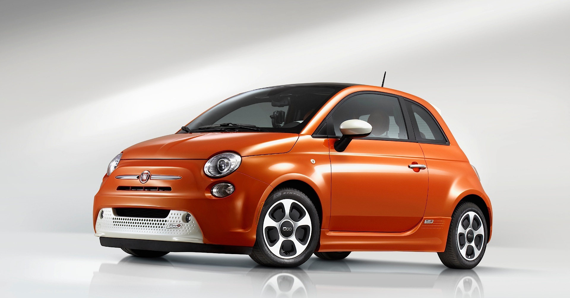 Fiat 500E photo 14