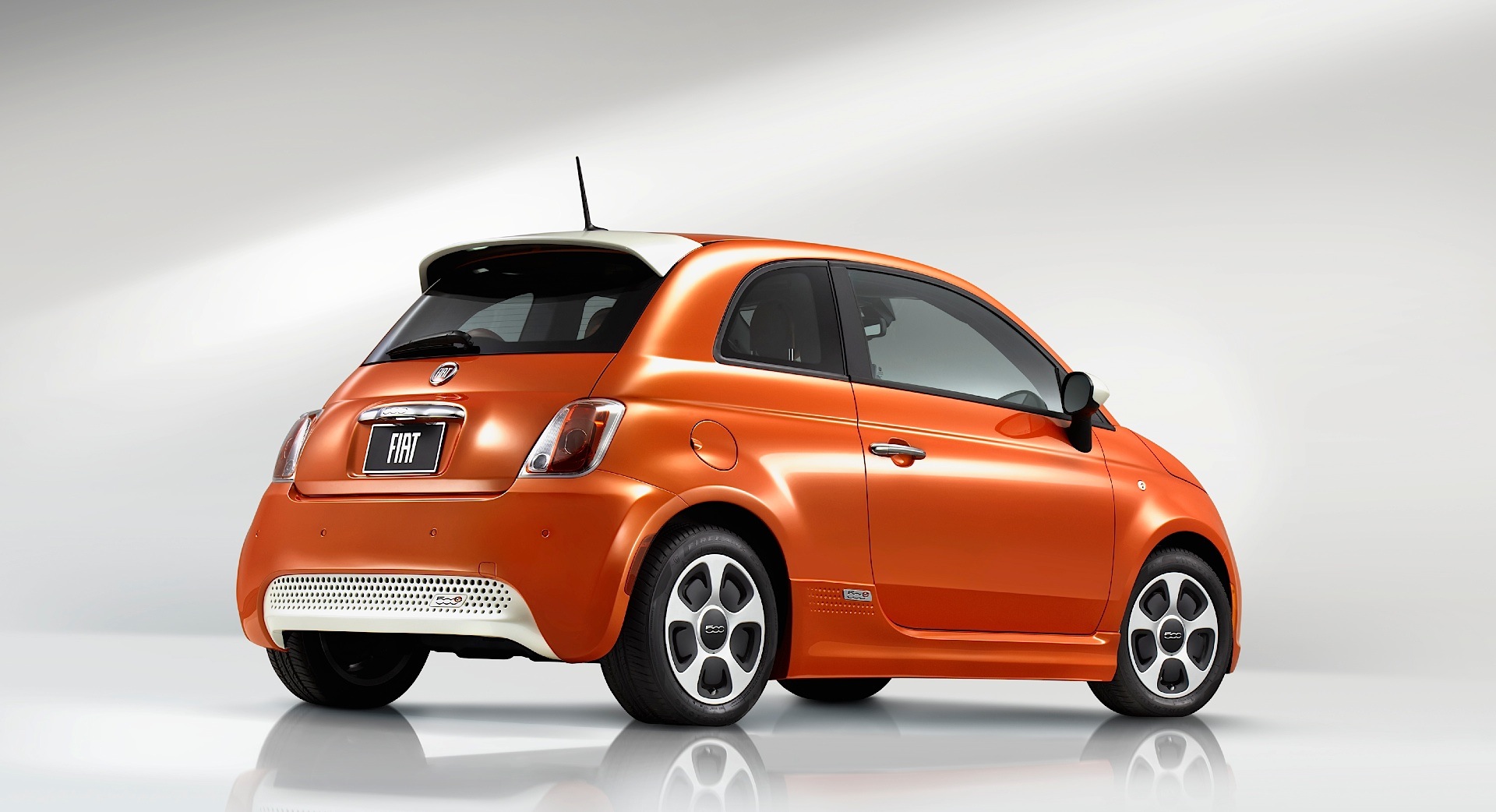 Fiat 500E photo 15