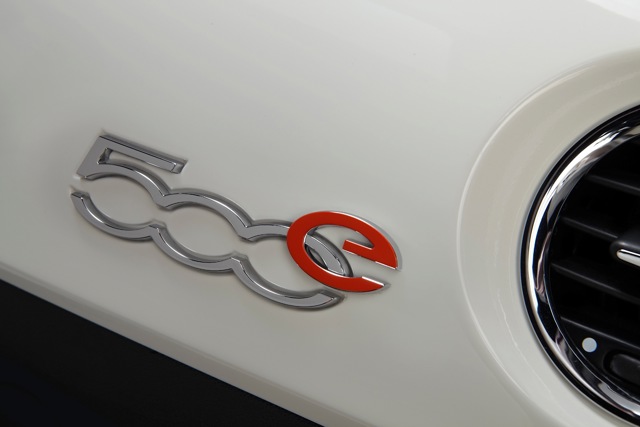 Fiat 500E photo 16