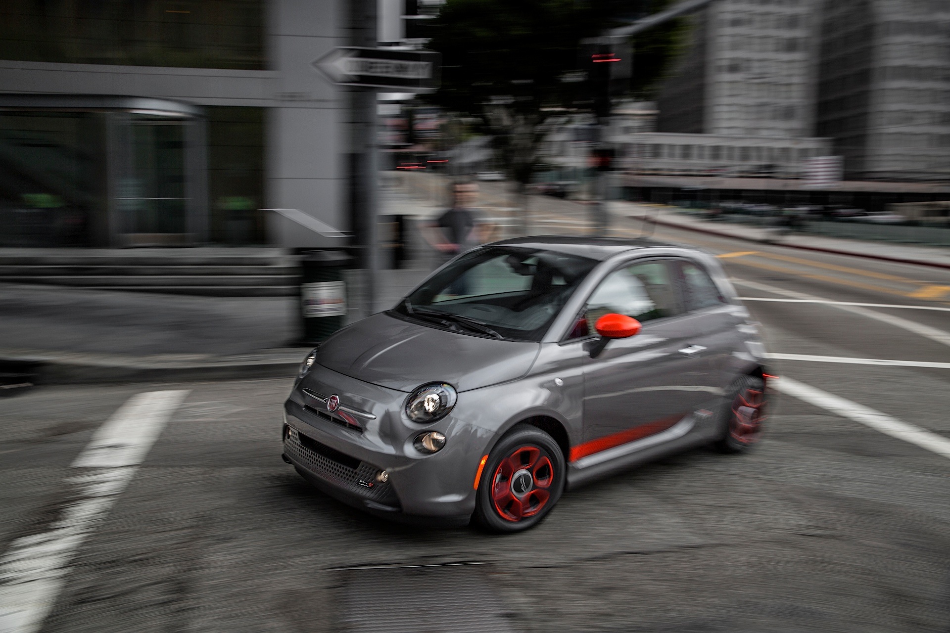 Fiat 500E photo 42