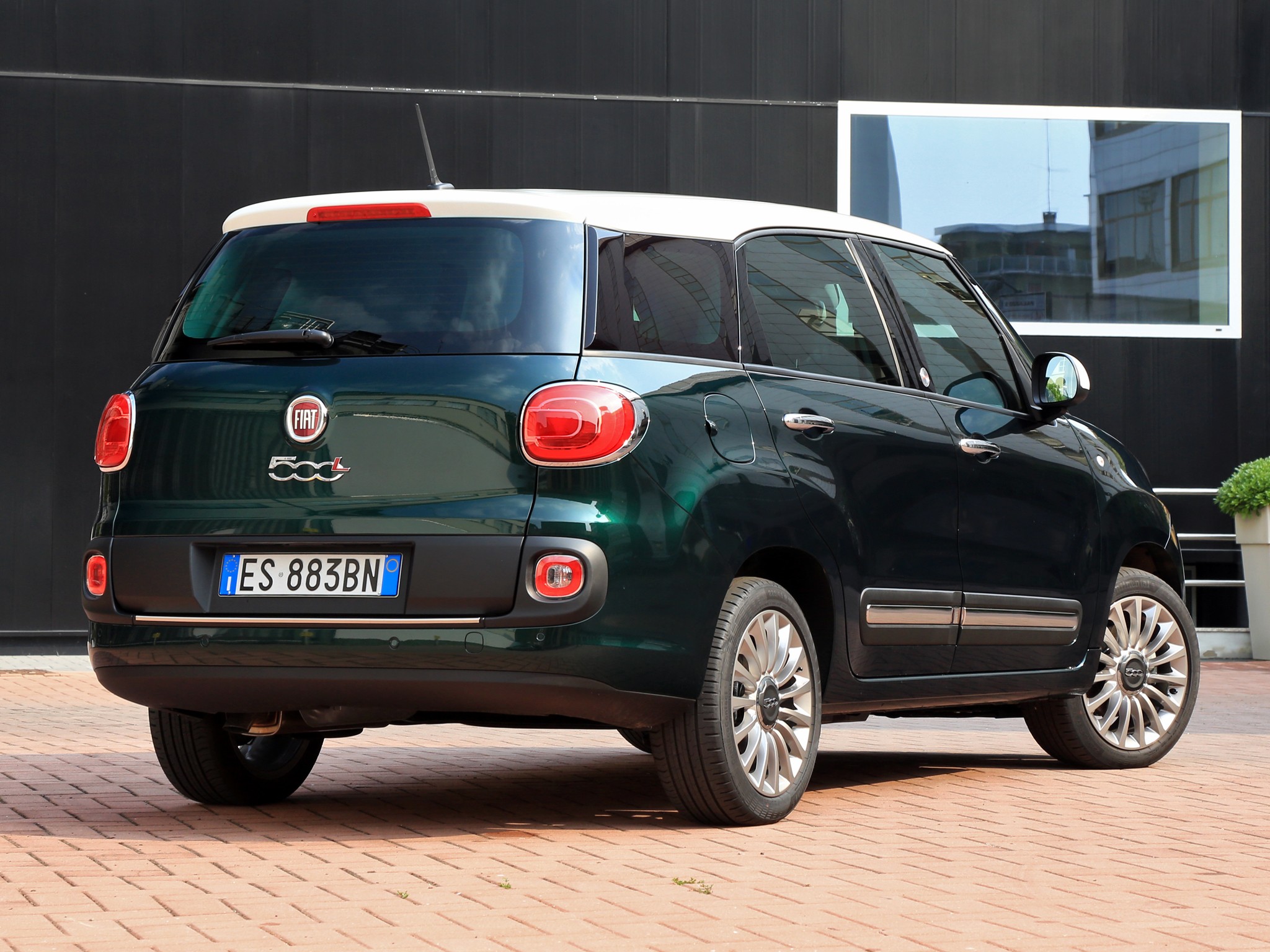 Fiat 500L Living photo 14