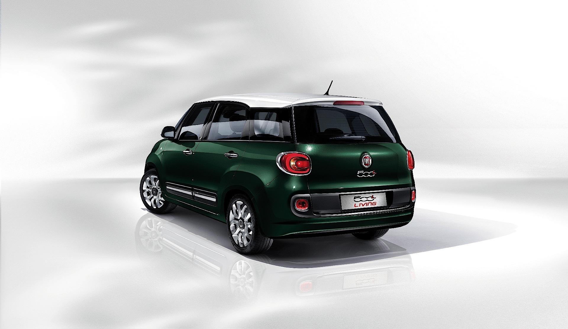 Fiat 500L Living photo 2