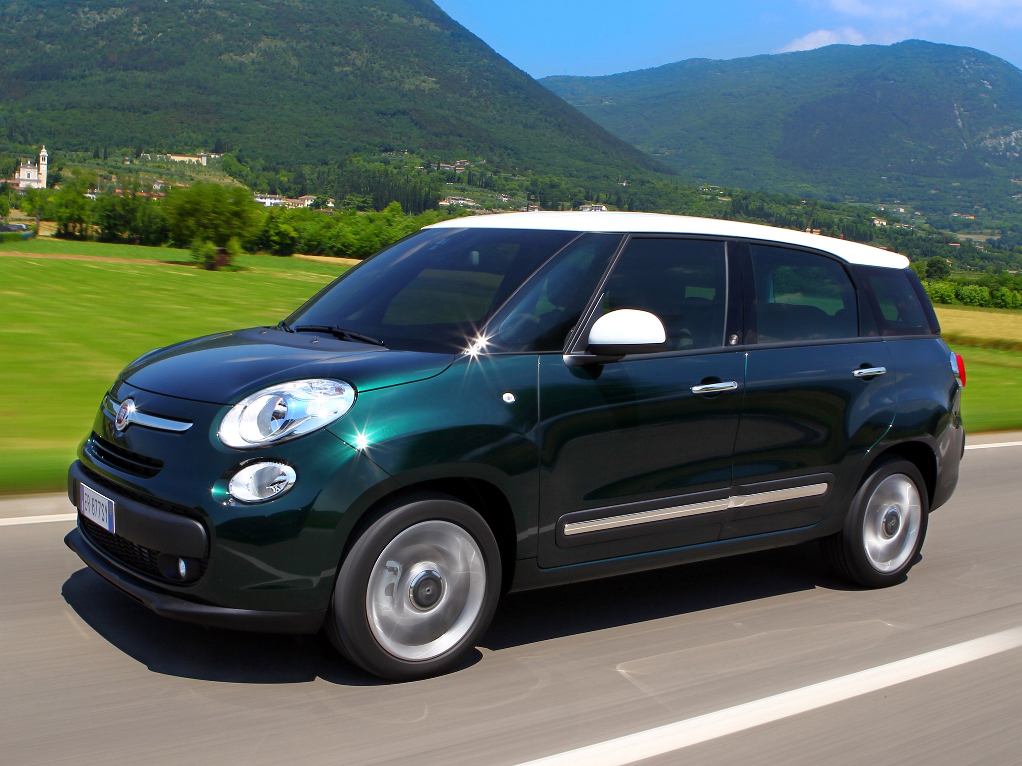 Fiat 500L Living photo 3