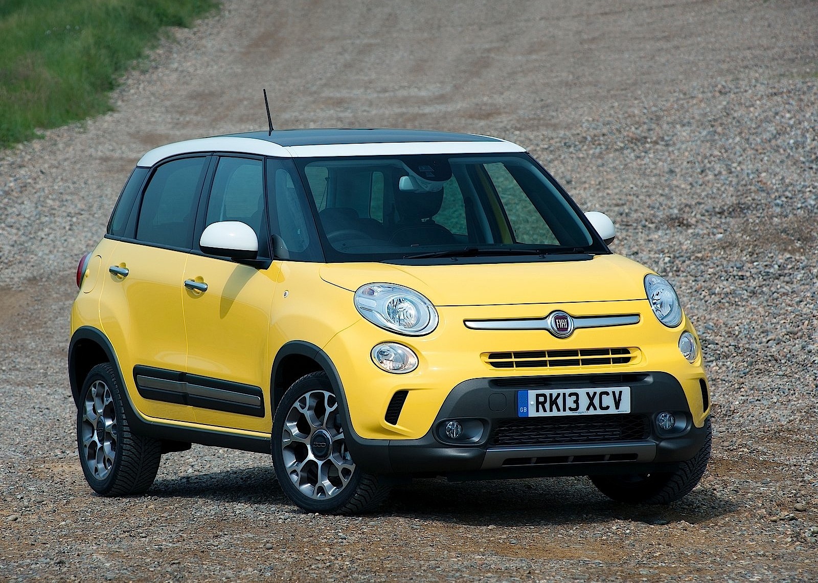 Fiat 500L Trekking photo 2