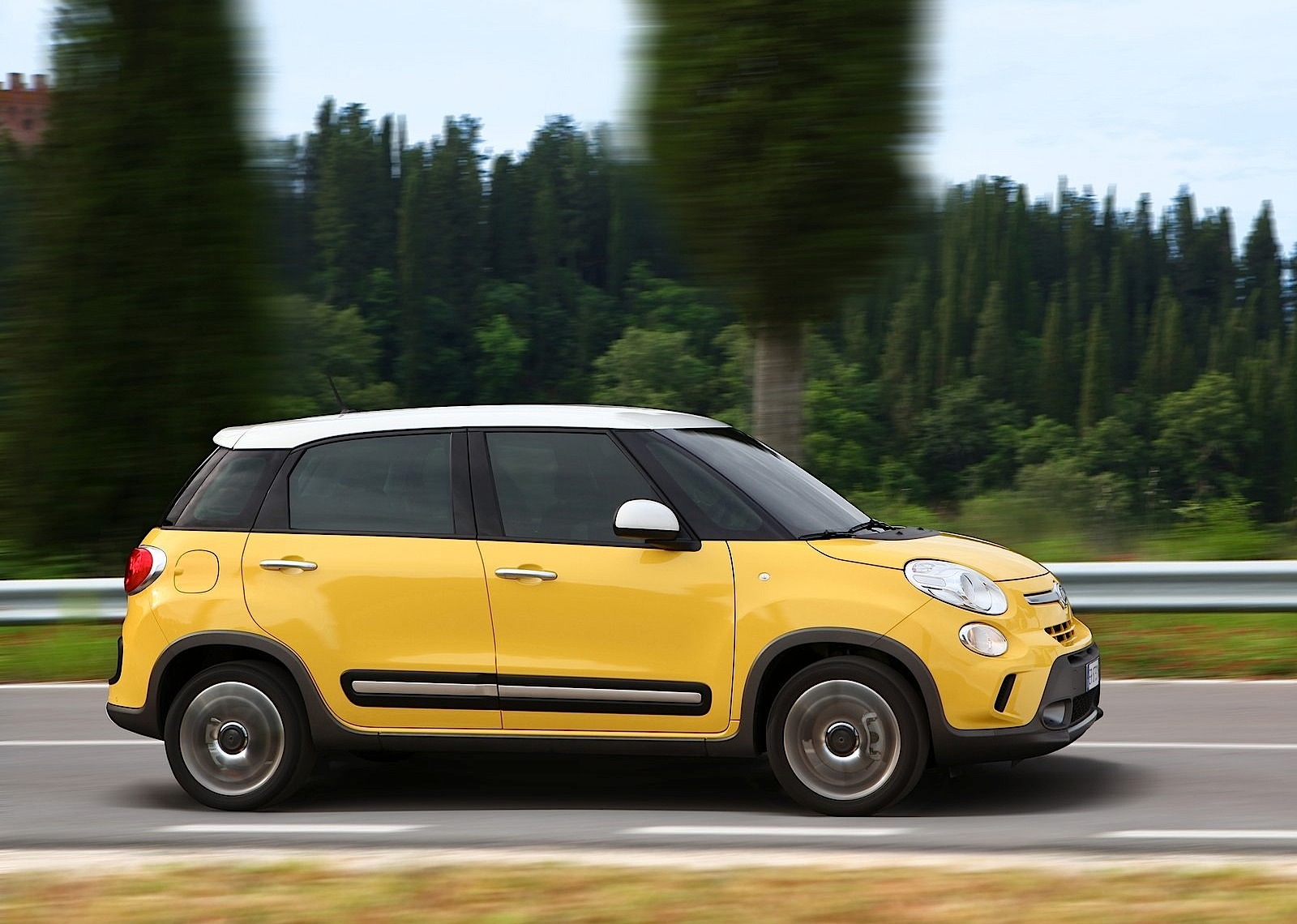 Fiat 500L Trekking photo 11