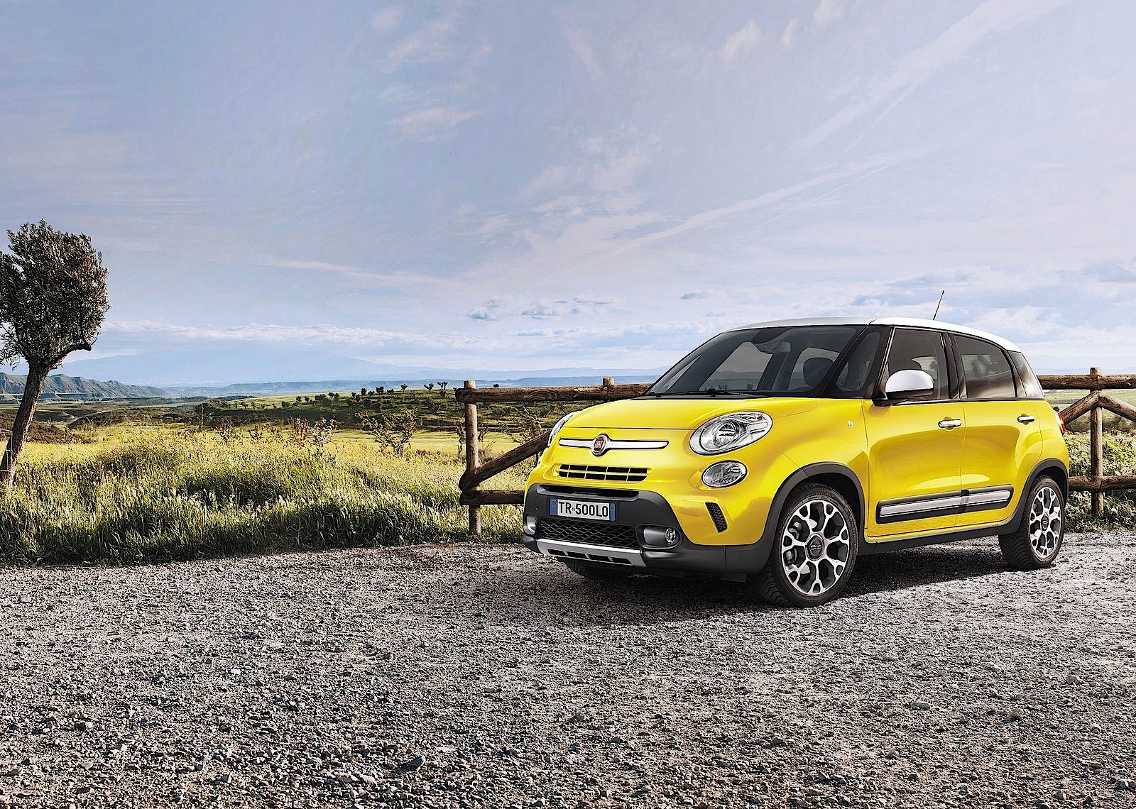 Fiat 500L Trekking photo 14