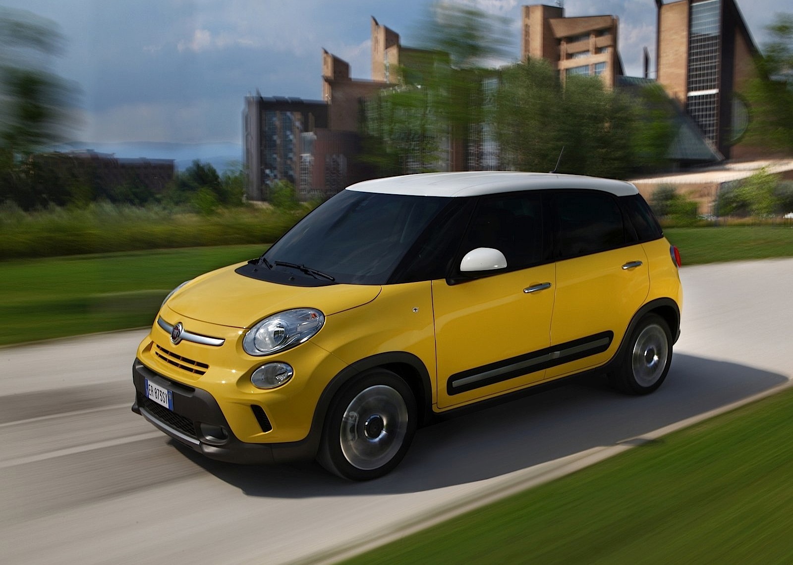 Fiat 500L Trekking photo 23