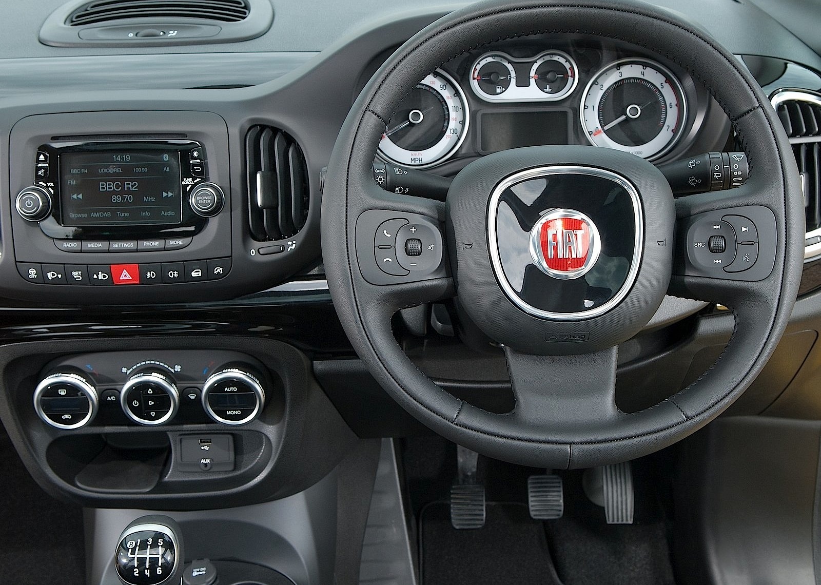 Fiat 500L Trekking photo 59