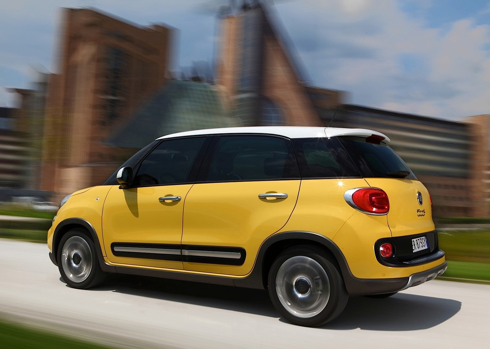 Fiat 500L Trekking photo 36