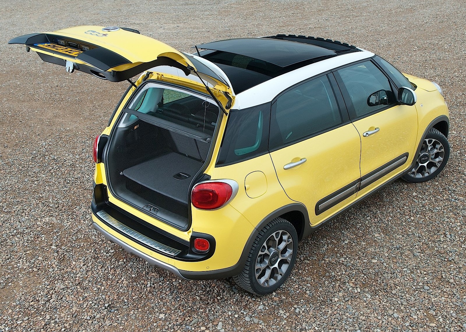 Fiat 500L Trekking photo 37
