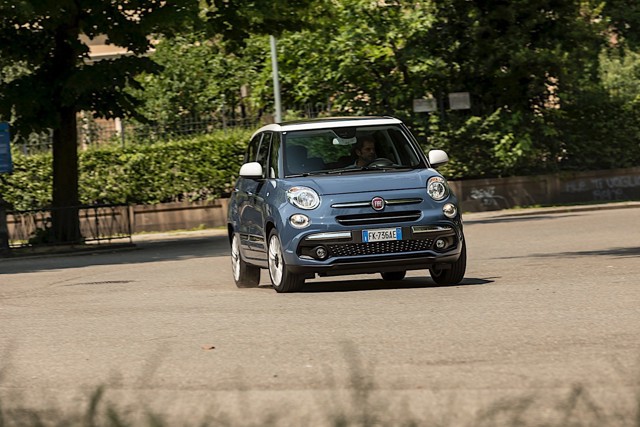 Fiat 500L Urban photo 2