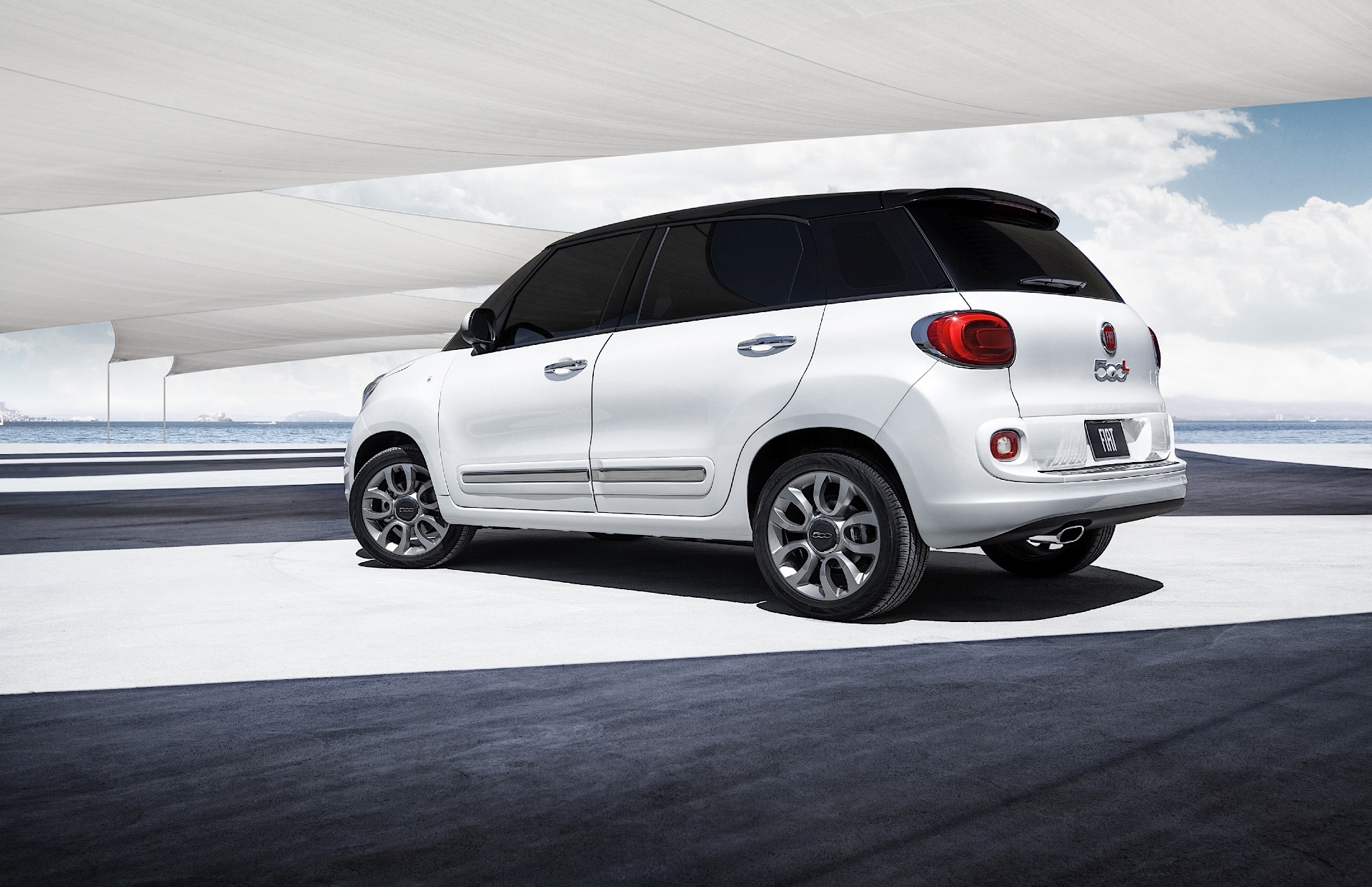 Fiat 500L photo 3