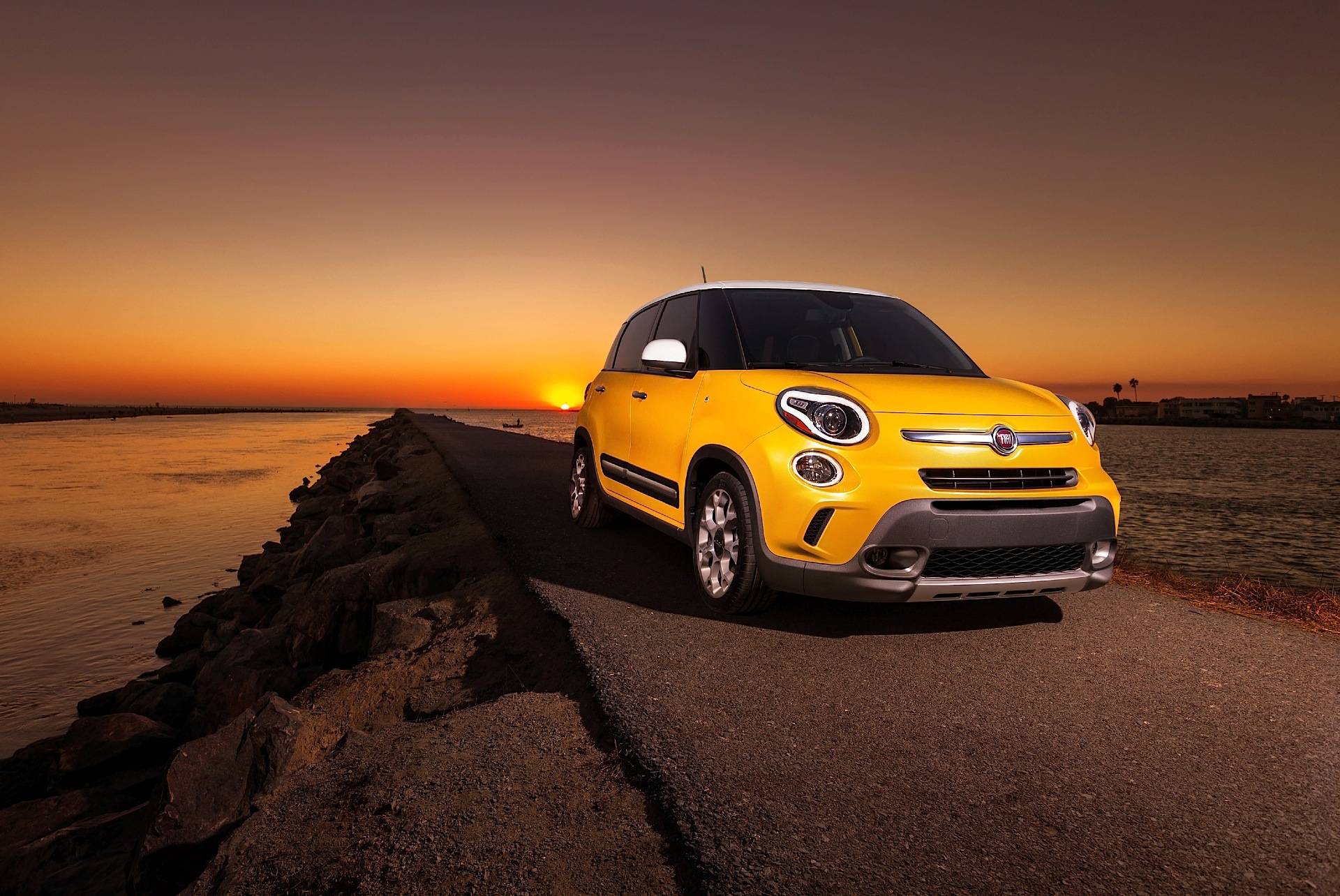Fiat 500L photo 11