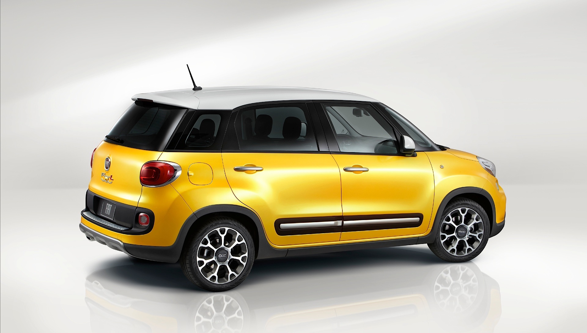 Fiat 500L photo 27