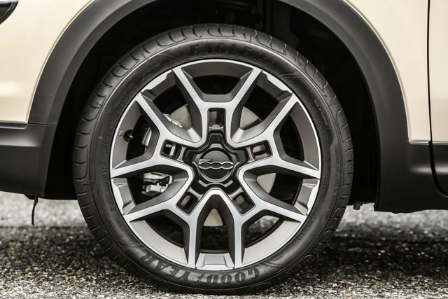 Fiat 500X photo 2
