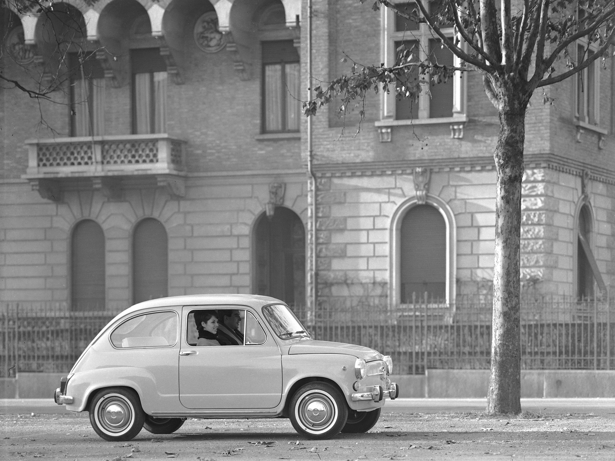 Fiat 600 D photo 6
