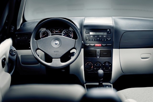 Fiat Albea / Siena photo 6
