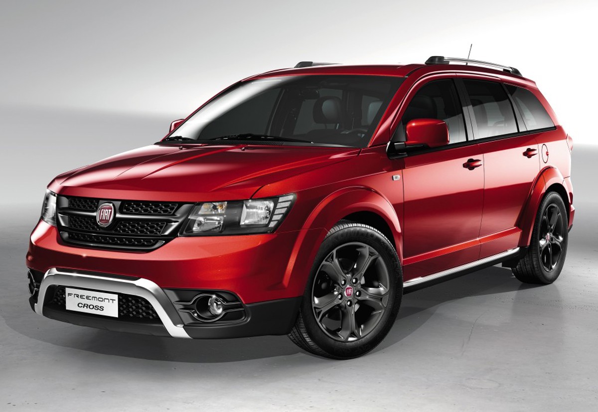 Fiat FIAT Freemont Cross 2.4L 16v 6AT (170 HP)
