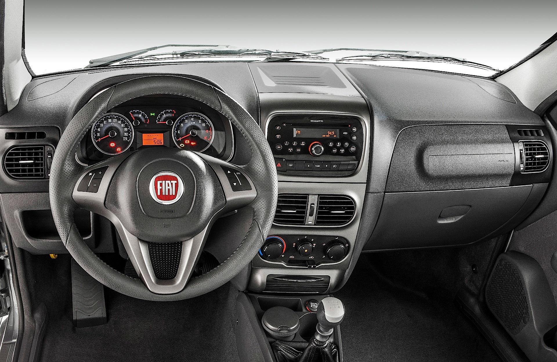 Fiat Palio Weekend photo 53