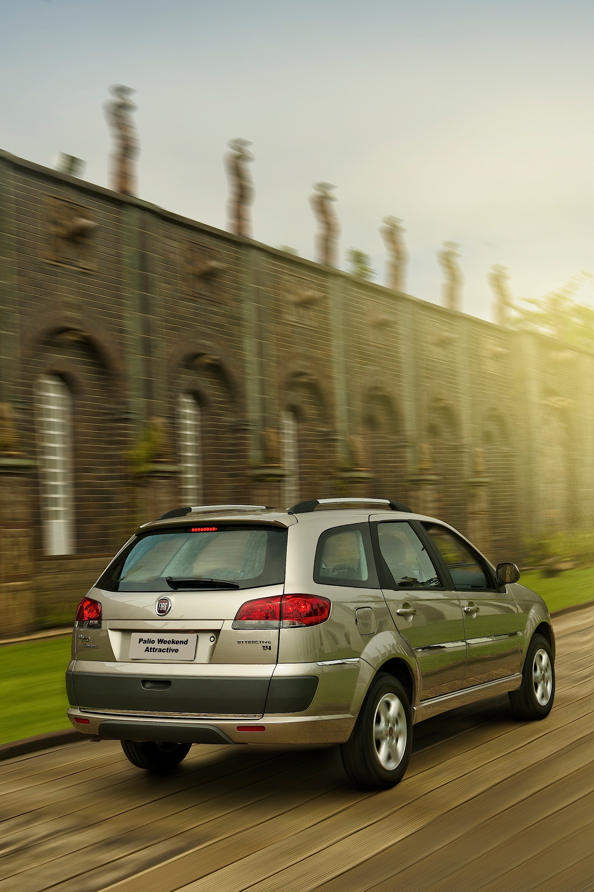 Fiat Palio Weekend photo 23