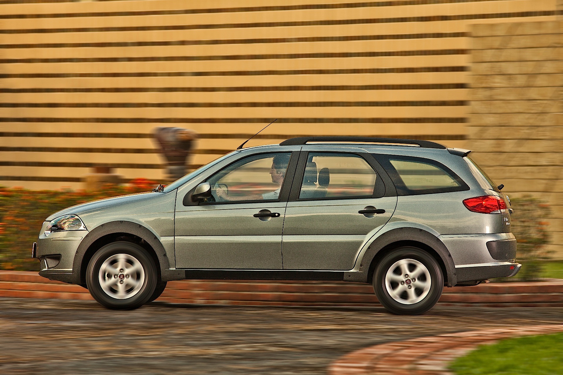 Fiat Palio Weekend photo 33