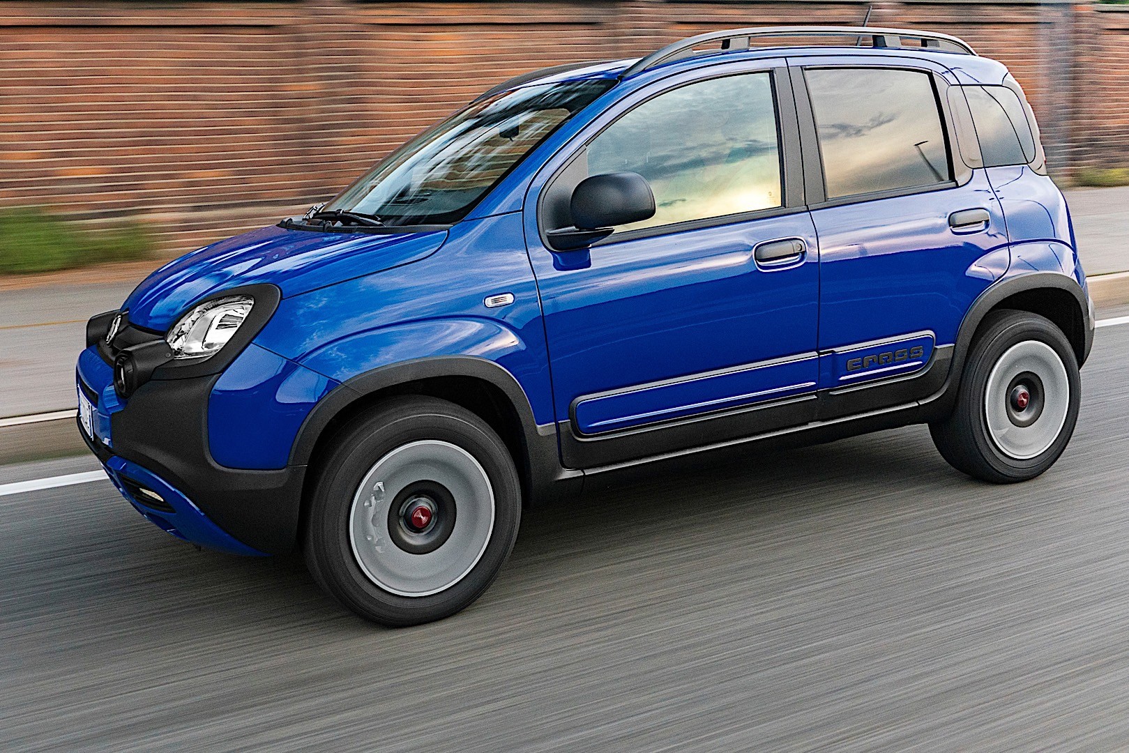 Fiat Panda City Cross photo 10