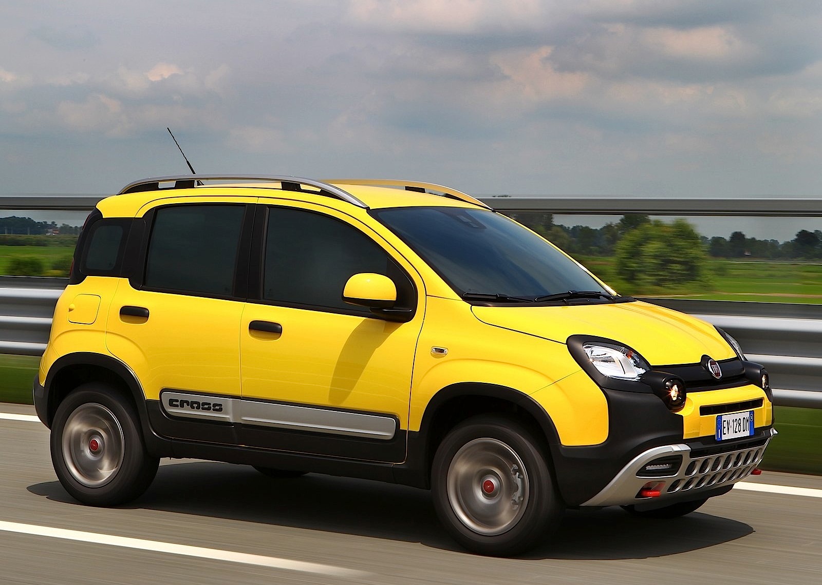Fiat Panda Cross photo 10