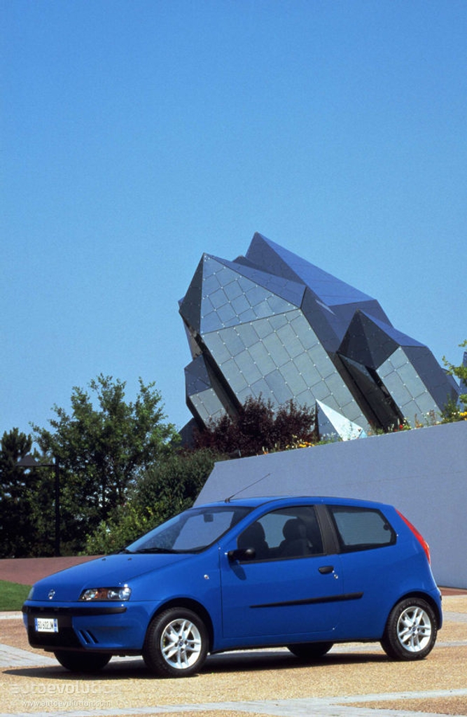 Fiat Punto 3 Doors photo 4