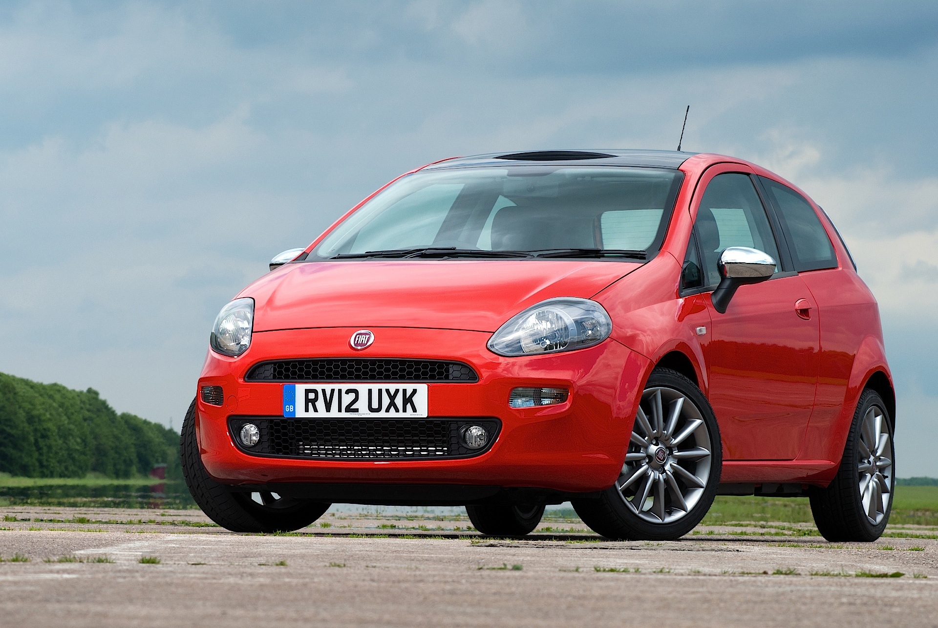 Fiat Punto 3 Doors photo 2