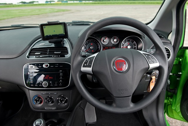 Fiat Punto 3 Doors photo 31