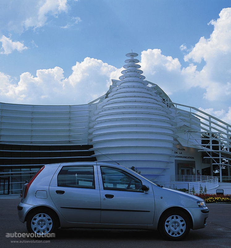 Fiat Punto 5 Doors photo 3